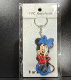PVC Keychain - Mickey Mouse & Friends - Minnie Mouse Standing (Blue Bow) - foto real del paquete