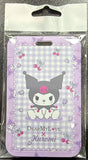 ID Card Badge Holder - Sanrio - Kuromi On Purple Gingham - foto real del paquete