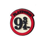 Crocs Charm - Harry Potter - Red And Cream Platform 9 3/4 Banner Sign