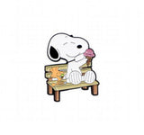 Enamel Pin - Peanuts - Snoopy And Woodstock On Bench Eating Ice Cream
