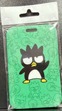 ID Card Badge Holder - Sanrio - Badtz-Maru Standing Single Dark Green Outline Pattern - foto real del paquete