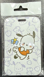 ID Card Badge Holder - Sanrio - Pochacco with a Bee - foto real del paquete