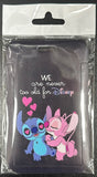 ID Card Badge Holder - Lilo & Stitch - Stitch And Angel Kissing With Hearts - foto real del paquete