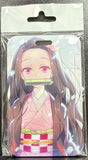 ID Card Badge Holder - Demon Slayer - Nezuko Kamado In Kimono With Bamboo - foto real del paquete