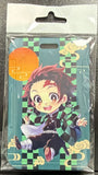 ID Card Badge Holder - Demon Slayer - Tanjiro Kamado Chibi On Green Checkered - foto real del paquete