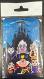 ID Card Badge Holder - Disney Villains - Chibi Disney Villains In Front Of A Castle - foto real del paquete