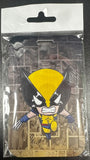 ID Card Badge Holder - Marvel - Chibi Wolverine Flying Comic Book Background - foto real del paquete
