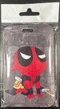 ID Card Badge Holder - Marvel - Chibi Deadpool Sitting With Katanas - foto real del paquete