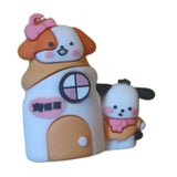3D PVC Figure Keychain - Pochacco De Hello Kitty - Charmmy Kitty Pochacco Doghouse