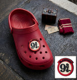 Crocs Charm - Harry Potter - Red And Cream Platform 9 3/4 Banner Sign